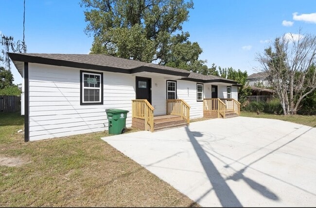 Building Photo - 5031 Mallow St Unit A