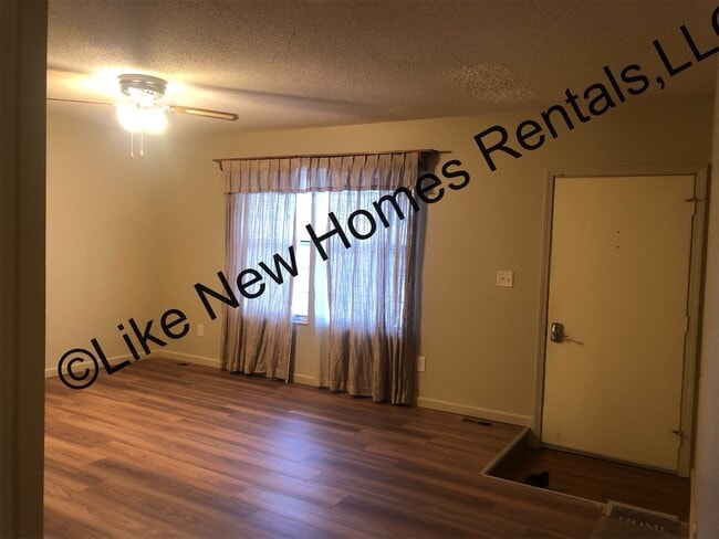 Photo - 4440 Shubert Ave