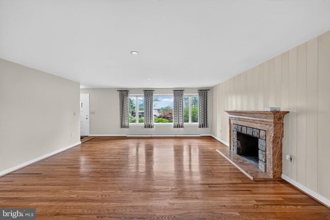 Building Photo - 336 Ruth Ridge Dr