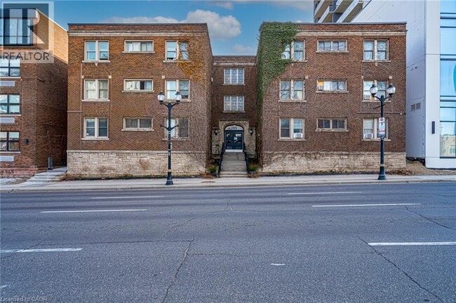 Photo - 285 King St W Unit 10