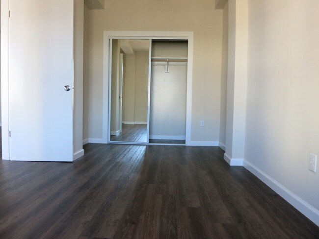 Cozy bedroom - 781 O'Farrell