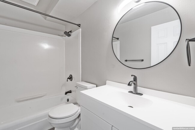 Photo - Elm Street Apartments