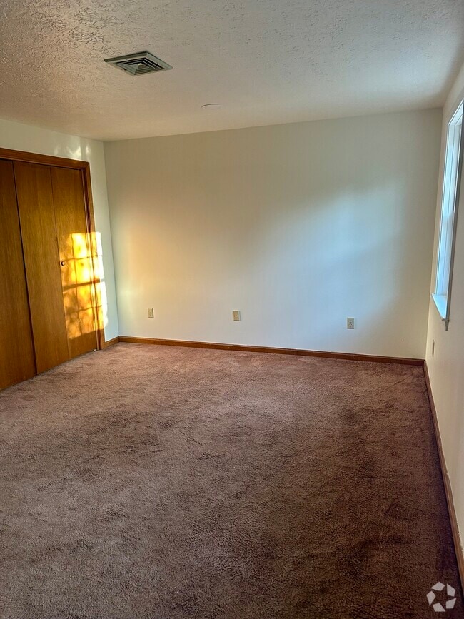 Building Photo - 45 Fox Meadow Rd Unit 45 Fox Meadow Rd Rental