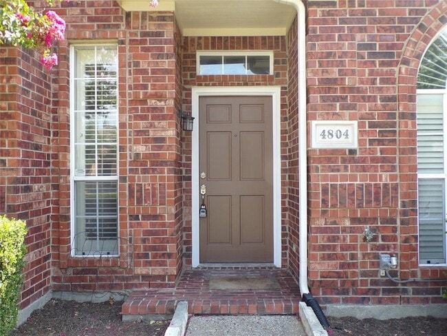 Photo - 4804 Holly Berry Dr