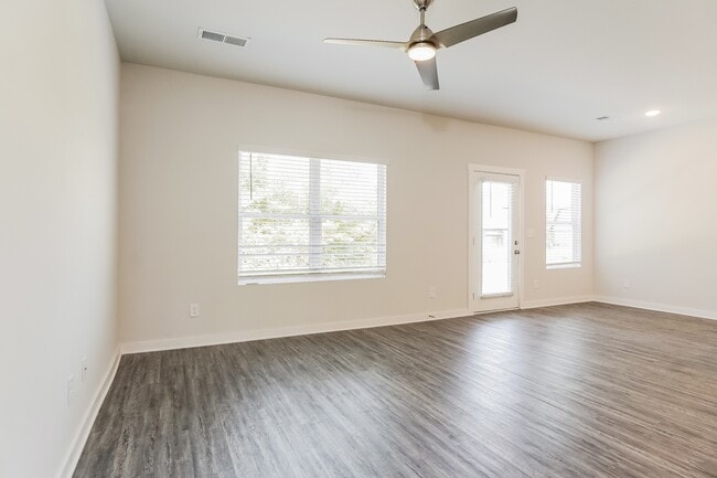 Photo - 5512 Cathwick Trce