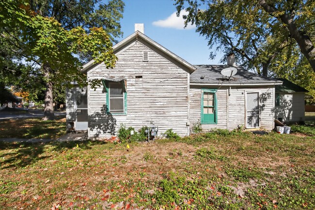 Building Photo - 313 N Washington St