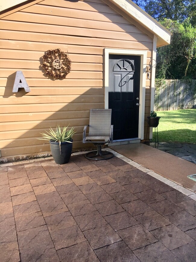 Entrada al estudio - 621 Fairbanks St Unidad Studio A