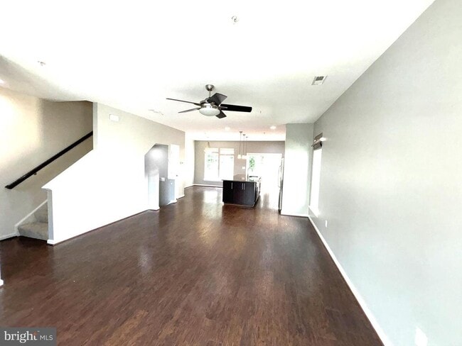Photo - 22410 Glenbow Way