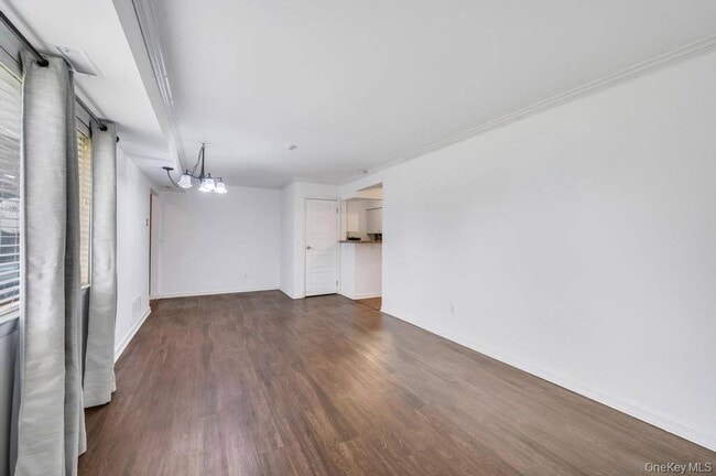 Photo - 109 Pointe Cir S