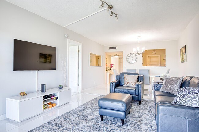 Photo - 2950 N Palm Aire Dr Unit 205