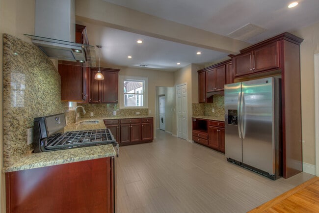 Photo - 3211 Hampton Rd