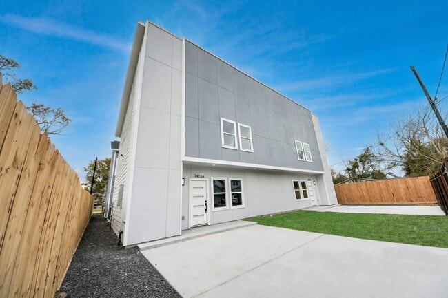 Photo - 7413 N Star St