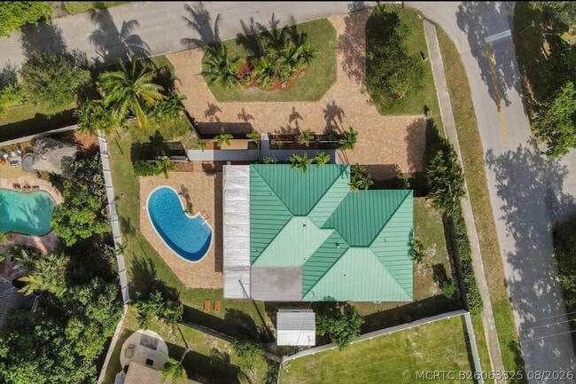 Photo - 630 Curlew Rd