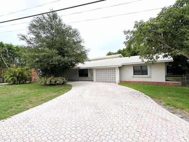 Building Photo - 7700 W Lake Dr Rental