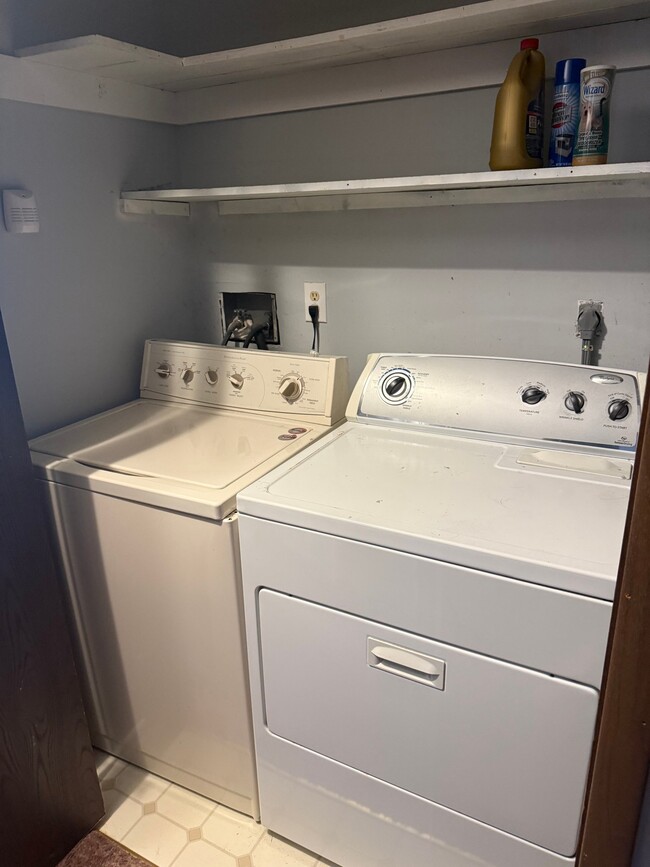 Photo - 202 E Broadway Unit B