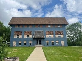 Photo - 107 S Church St