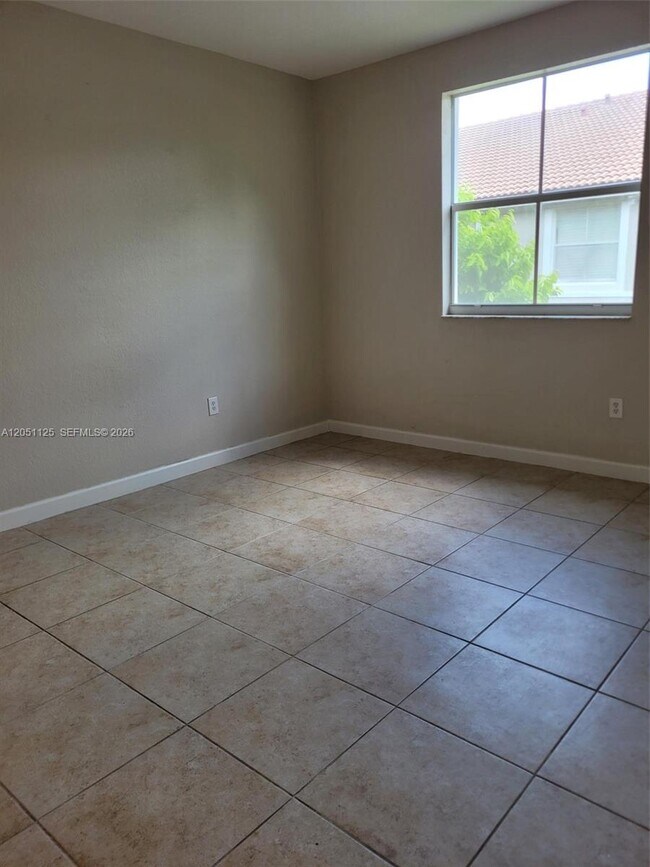 Photo - 1663 SE 29th St Unidad 208