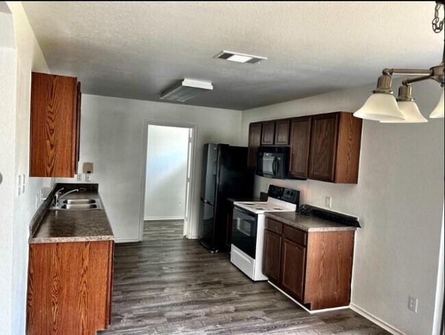 12313 Drummond Dr