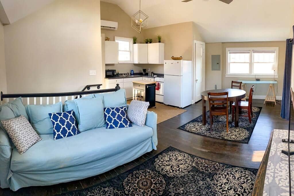 Photo - Suburban Unit 119 UPS