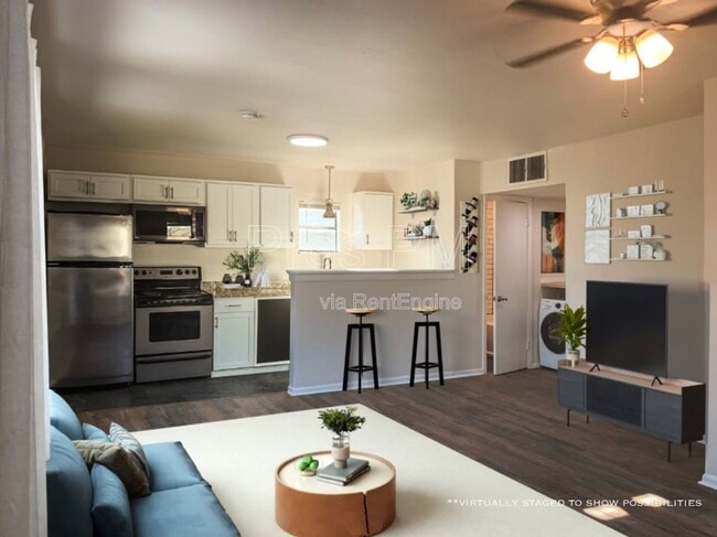 Building Photo - 4926 Reiger Ave Unit B