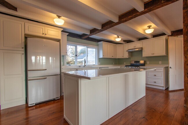 Photo - 267 N River Rd