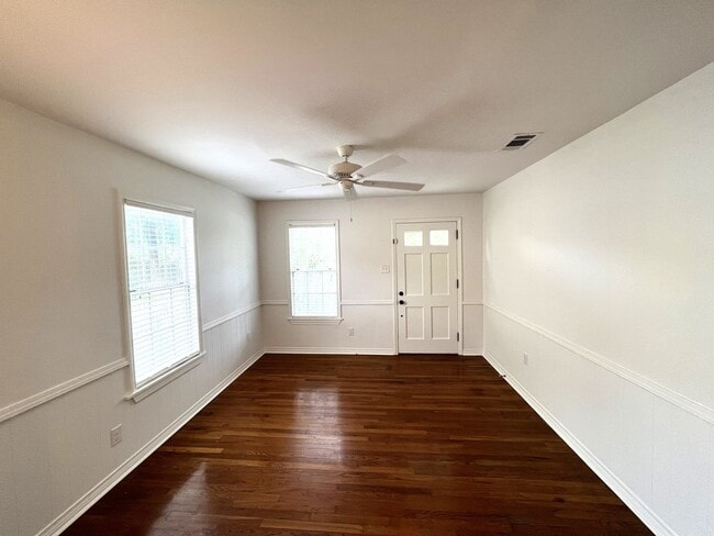 Photo - Iconic.... Capital Heights Cottage