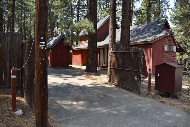 Photo - 3752 Aspen Ave