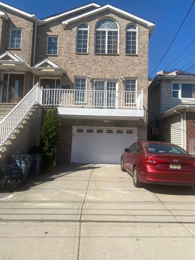 Photo - 525 Avenue A Unit 1