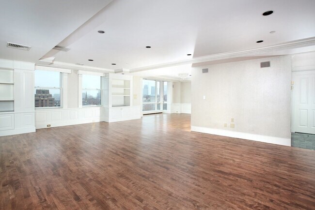 Photo - 2 Commonwealth Ave Condo