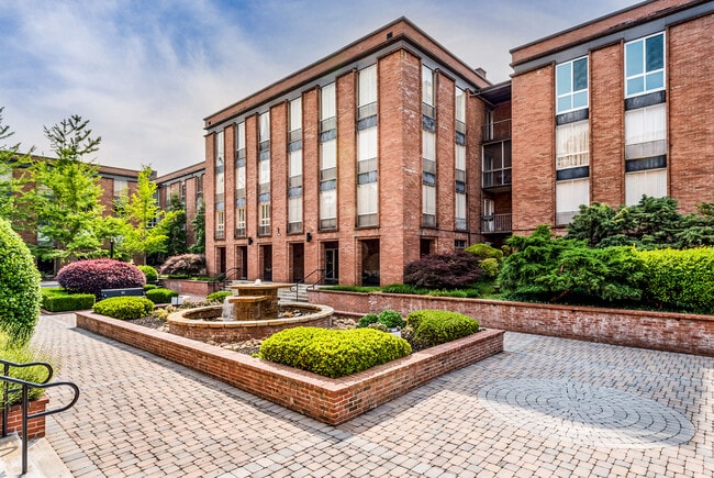 Photo - 1400 Kenesaw Ave Unit Hamilton House 13A