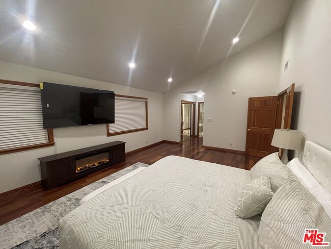 Photo - 4431 Stern Ave