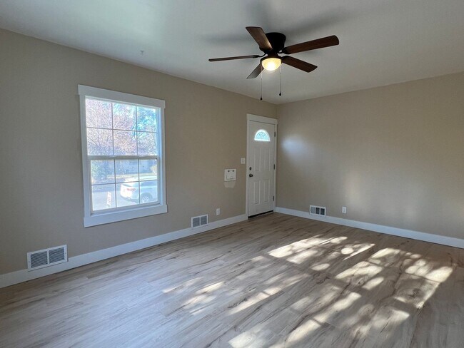 144 S 14th Ave