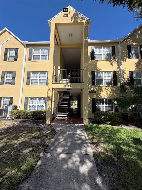 Building Photo - 2019 Dixie Belle Dr Unit 2019D