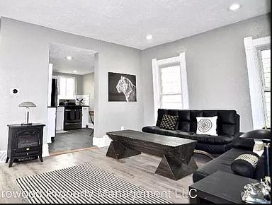 Building Photo - 2830 Wyandot St Rental