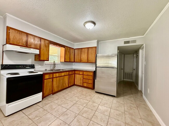 Photo - 709 N Holly St