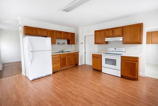 Photo - 218 N George St Unit Upstairs