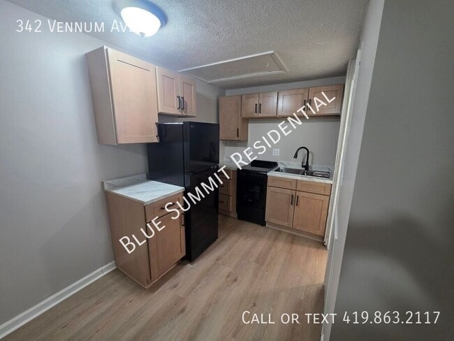 Photo - 342 Vennum Ave