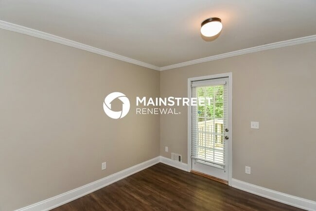 Photo - 5 Bedroom Pet-Friendly Home in DALLAS, GA with Main Street Renewal