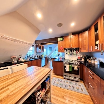 Building Photo - 185 Davis Ave Unit 8