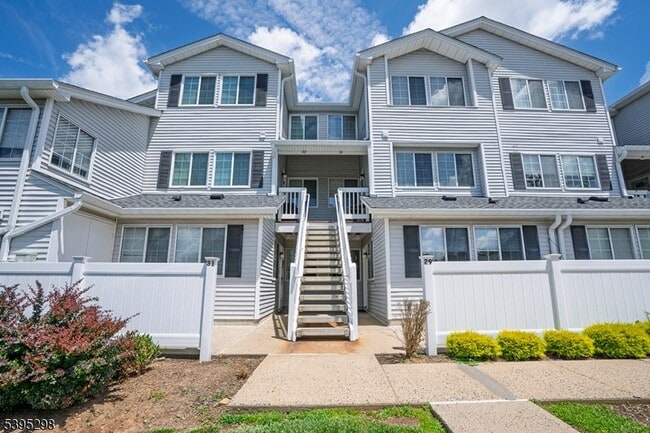 Building Photo - 29 Cheswich Ct