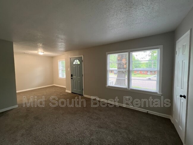 Photo - 521 E Shelby Dr