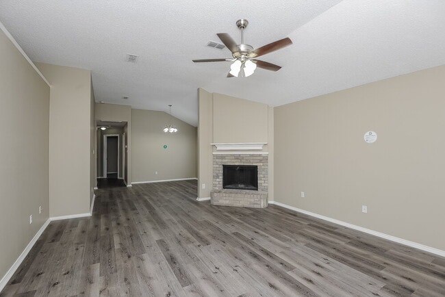 Photo - 2363 Kelton St