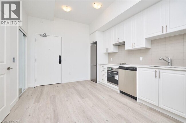 Photo - 461 Green Rd Unit 105