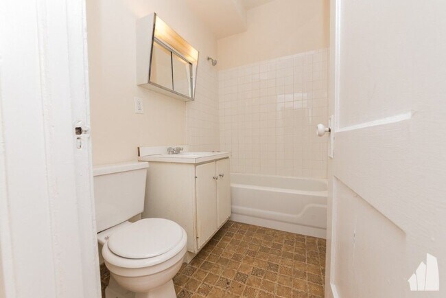 Photo - 3517 N Racine Ave