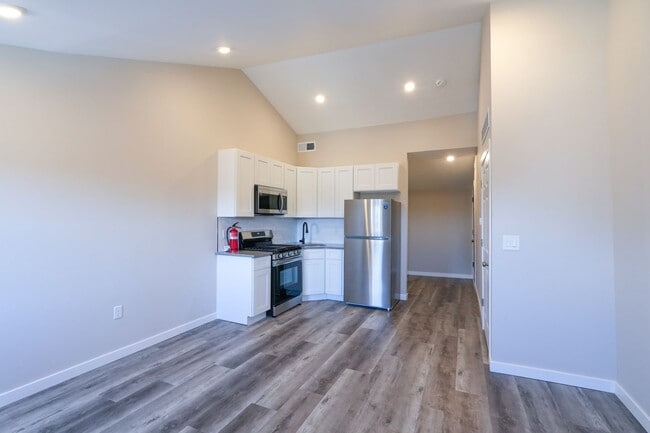 Photo - 1335 S 8th St Unidad 3rd Fl