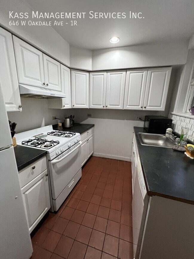 Photo - 646 W Oakdale Ave Unidad 1R