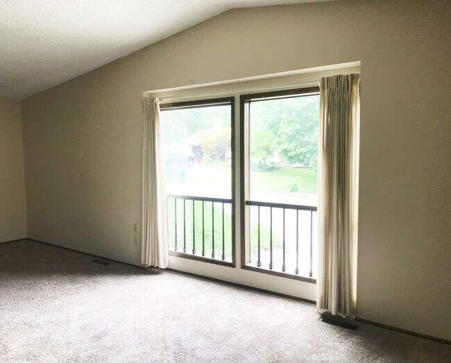 Photo - 721 W Bowling Rd