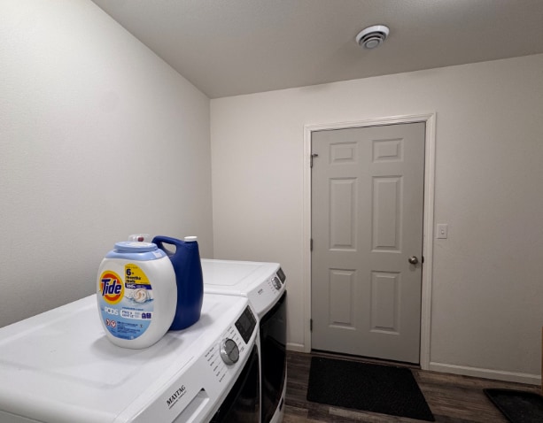 Photo - 1863 Willow Ave