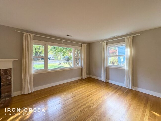 Photo - 12 Chateau Pl