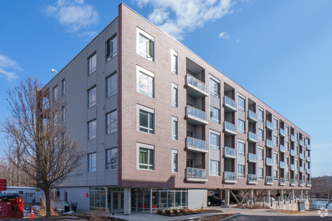 Riverrun Apartments - Riverrun Apartments